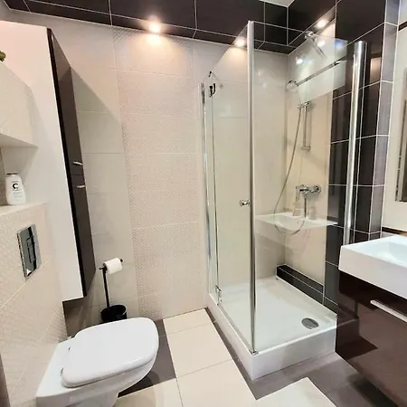 Dark Chocolate 4 Persons Down Town Apartman *