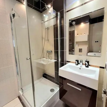 Apartment Dark Chocolate 4 Persons Down Town *