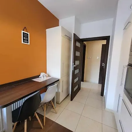 Dark Chocolate 4 Persons Down Town *