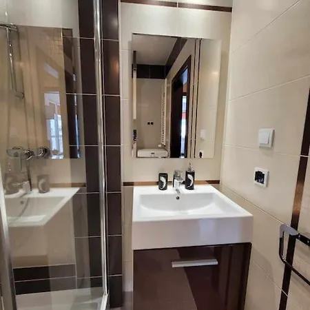 Dark Chocolate 4 Persons Down Town * Krakkó