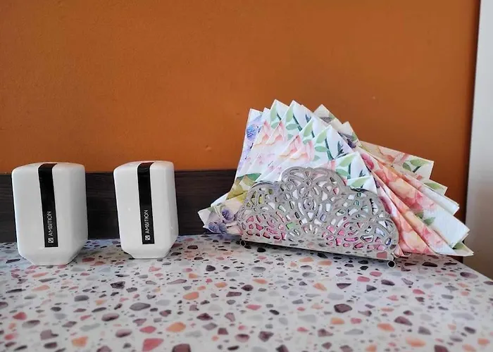 Апартаменты Dark Chocolate 4 Persons Down Town