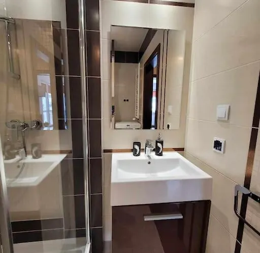 Dark Chocolate 4 Persons Down Town * Краков