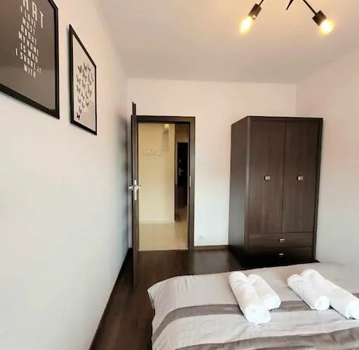 Dark Chocolate 4 Persons Down Town Апартаменты