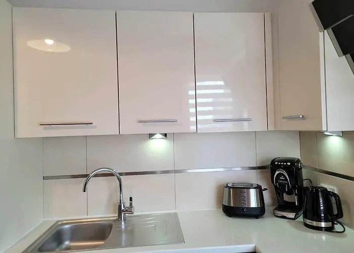 Dark Chocolate 4 Persons Down Town * Краков