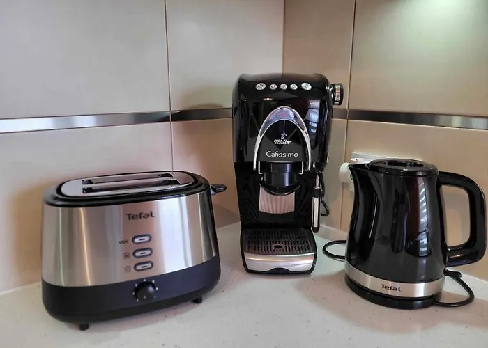 Dark Chocolate 4 Persons Down Town *