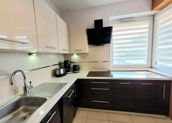 Dark Chocolate 4 Persons Down Town Краков