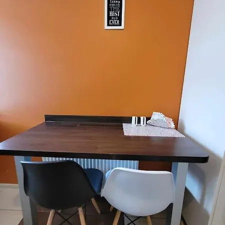 Dark Chocolate 4 Persons Down Town Апартаменты Краков