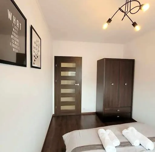 Dark Chocolate 4 Persons Down Town